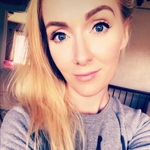 Meet your Posher, Hilary